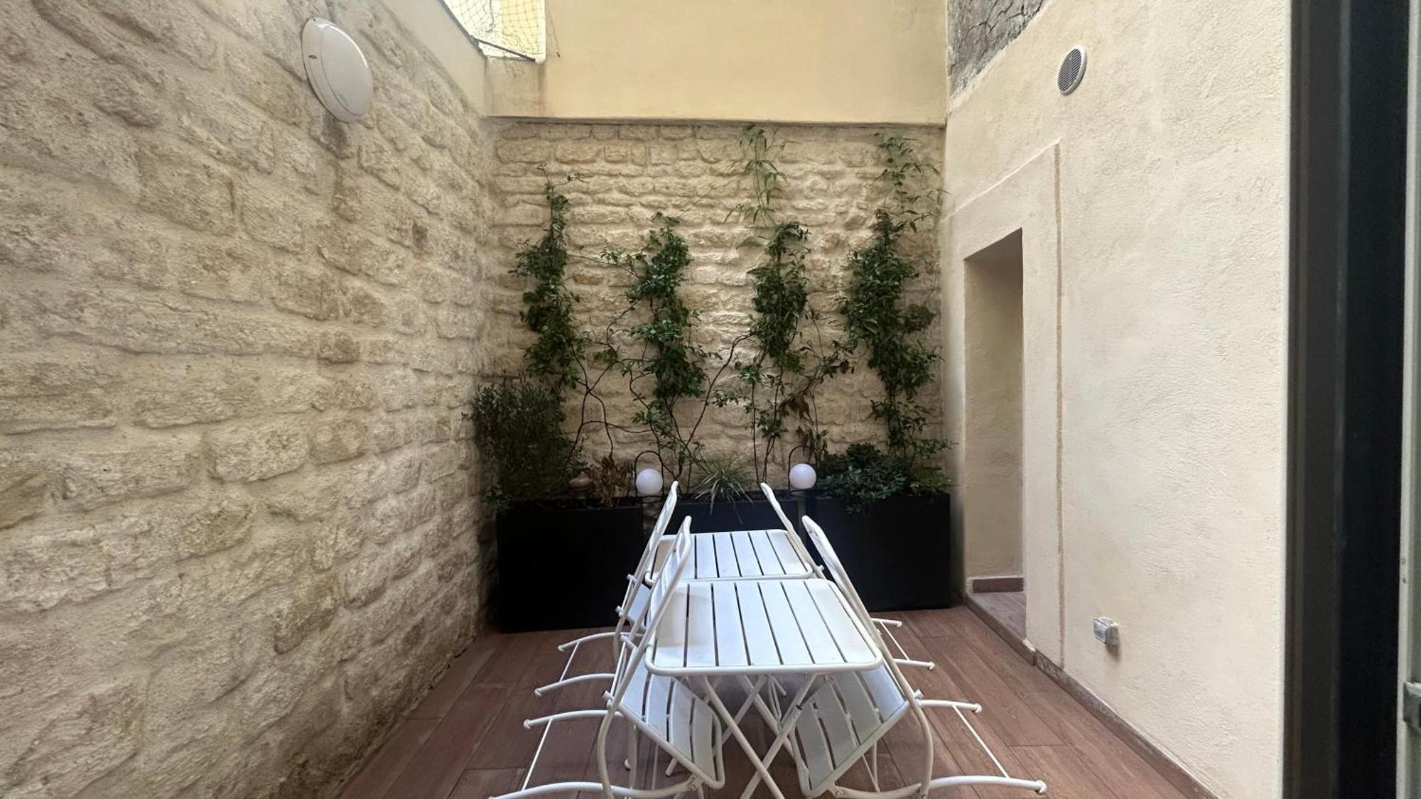 Grand Avec Patio A 14eme Parigi