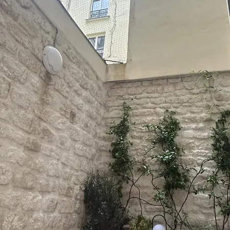 Apartment Grand Avec Patio A 14eme