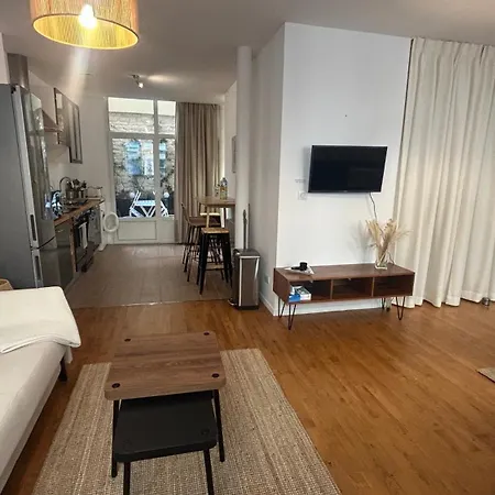 Grand Avec Patio A 14eme * Paris